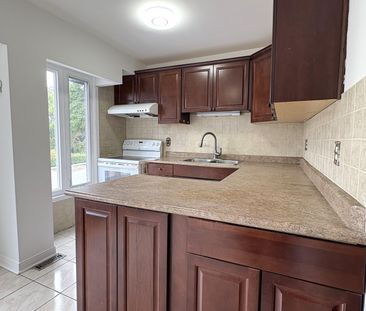 For Lease - 166 Collingsbrook Boulevard Unit# 166, Toronto, Ontario - Photo 2