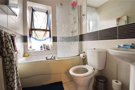 4 bedroom terraced house to rent - Photo 5