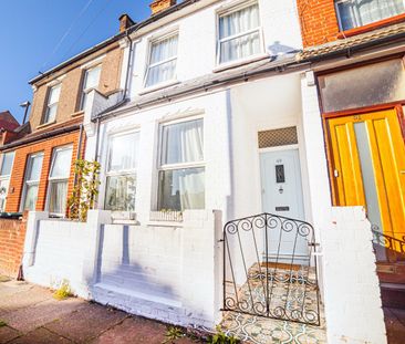 2 Bed Terraced House, Rosebery Avenue, N17 - Photo 2