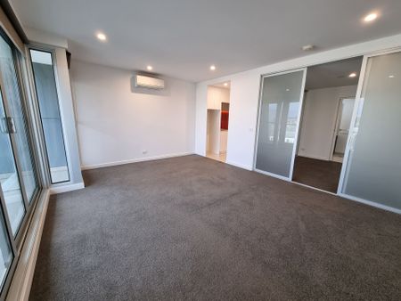 Stylish Apartment Living in Oakleigh - Photo 5
