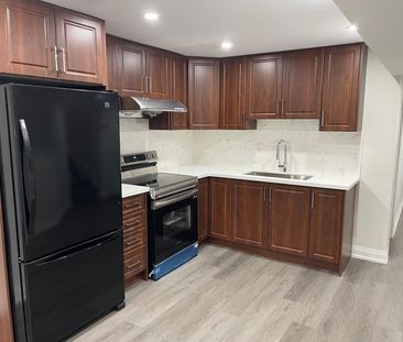 For Lease - 3727 Althorpe Circle, Mississauga, Ontario - Photo 2