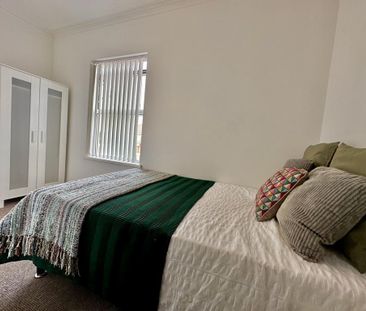 5 bedroom house share to rent - Photo 1