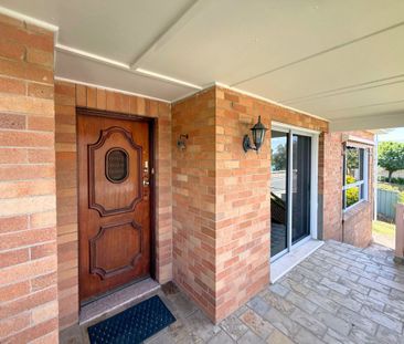 296 The Esplanade, Speers Point - Photo 4