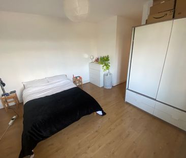 1 Bed Flat, Stoke Newington High Street, N16 - Photo 4