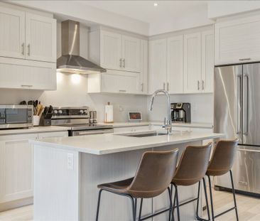 For Lease - 84 Salterton Circle, Vaughan, Ontario - Photo 2