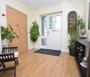 Heacham Avenue, Ickenham, UB10 - Photo 2
