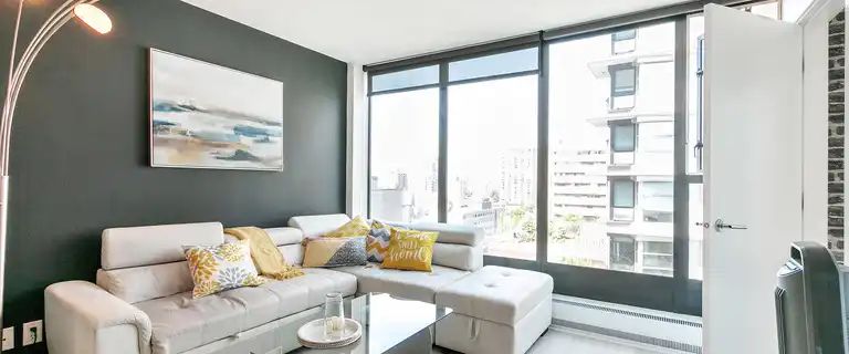 D4 - Amazing Junior 2 Bedroom, Central Location + AC | 1133 Hornby Street, Vancouver - Photo 1