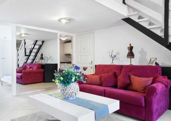 Trastevere: Furnished, modern 2 Bedroom, 2 bath, spacious living room, brgiht, silent, air conditioning. Located in beautiful private complex. #1168