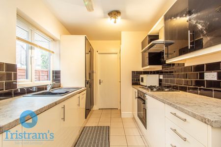 6 bed Semi-Detached House for Rent - Photo 4