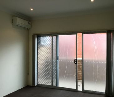 Spacious & Convenient 3-Bedroom Apartment in Prime Hurstville Locat... - Photo 1