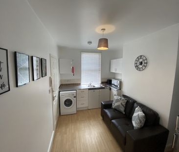 Flat 2, 95 Grafton Street – Student Accommodation Coventry - Photo 1