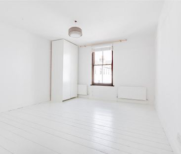 2 bedroom maisonette to rent - Photo 2