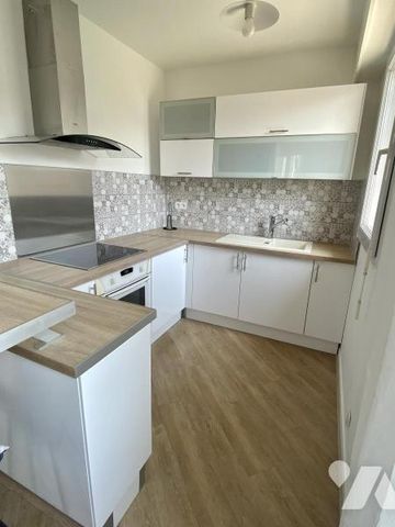 Grand studio meublé avec balcon et parking au coeur de Chantilly - Photo 4