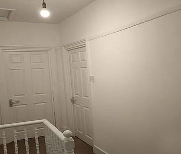 House of multiple occupation to rent - Photo 1