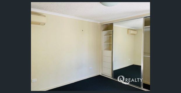 Great Location!! Walking Distance To Shops & Restaurants - Photo 1