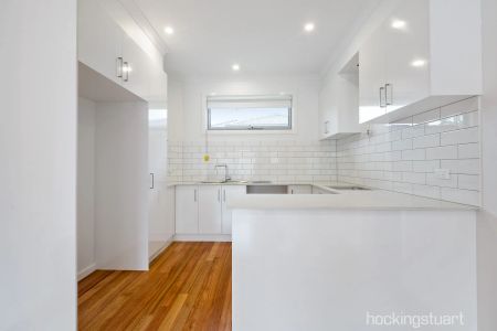 Modern Comfort in the Heart of Hoppers Crossing - Photo 4