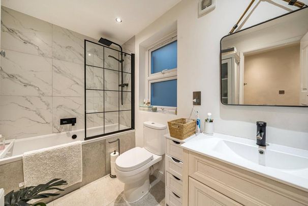 3 bedroom end of terrace house to rent - Photo 1