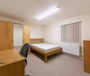 4 bedroom apartment to rent - Photo 1