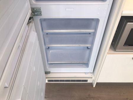 For Lease - 60 Honeycrisp Crescent Unit# 606, Vaughan, Ontario - Photo 3