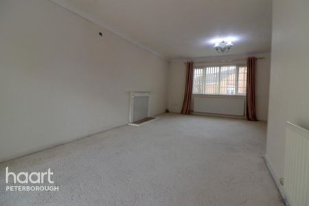 3 bedroom detached bungalow to rent - Photo 2