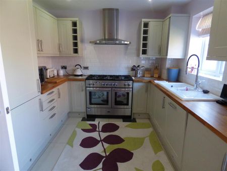 5 bedroom detached house to rent - Photo 5