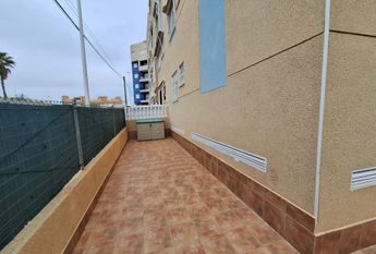 Ref.7505 2-Bedroom Apartment Just 300m from the Beach