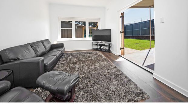 Magnificent family home, one not too miss! - Photo 1