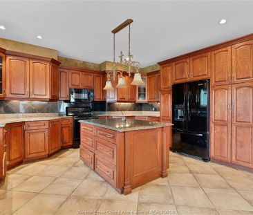 For Lease - 1585 STONEYBROOK Crescent, Windsor, Ontario - Photo 3