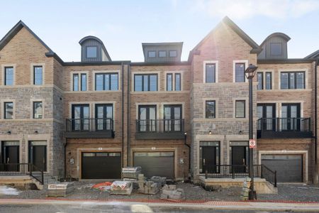 For Lease - 260 EAGLE Street Unit# 18, Newmarket, Ontario - Photo 2