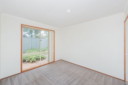 4 Nairn Place, Macquarie ACT 2614 - Townhouse For Rent | Domain - Photo 4