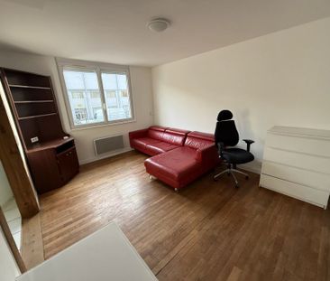 Location Appartement 2 pièces 48 m2 à Ivry-sur-Seine - Photo 2