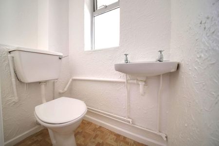 3 bedroom end of terrace house to rent - Photo 4