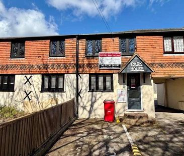 Flat A, Park House, Park Road, Petersfield, Hampshire, GU32 - Photo 4