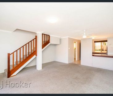 Spacious Townhouse - Photo 1