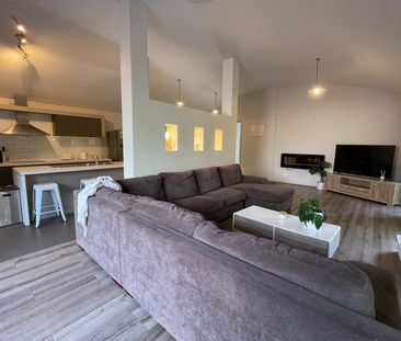 STYLISH & SECURE! - Photo 1