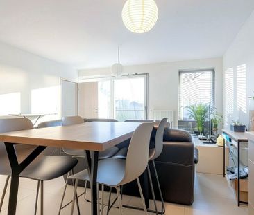 Appartement te huur in Tournai voor € 800 met 1 slaapkamer - Photo 2