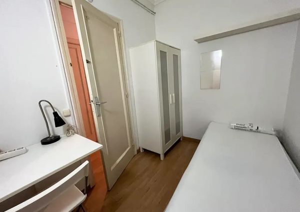 Avinguda de la Riera de Cassoles, Barcelona, Catalonia 08012