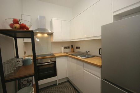 2 bedroom flat to rent - Photo 3