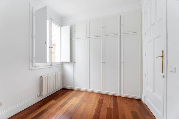 Luxury Flat for rent in Madrid, Spain - Photo 1