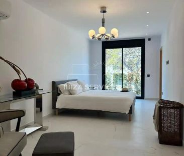 High-end 6-bedrooms villa in San Carlos - Photo 3