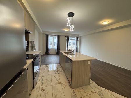 For Lease - 108 Sanderson Drive, Kawartha Lakes, Ontario - Photo 3