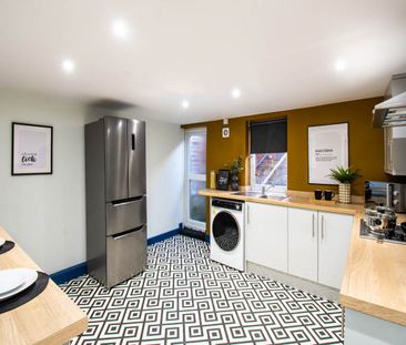 Ecclesburn Street (Room 5), East End Park, Leeds - Photo 3