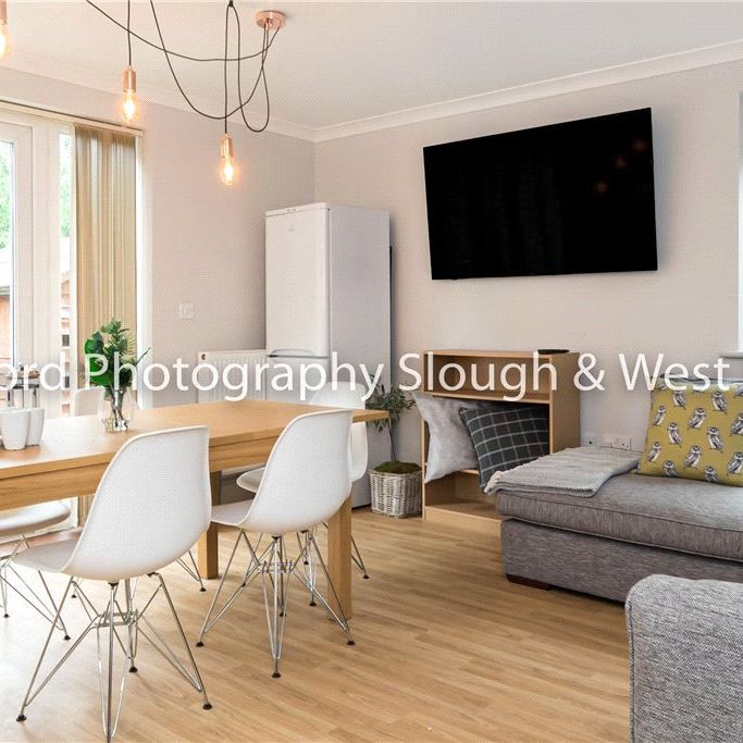 Broomfield, Guildford, Surrey, GU2 8LH - Photo 1