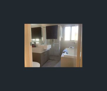 Lovely 3 Bedroom, 2 Bathroom Family Home in Andrews Farm - Photo 3