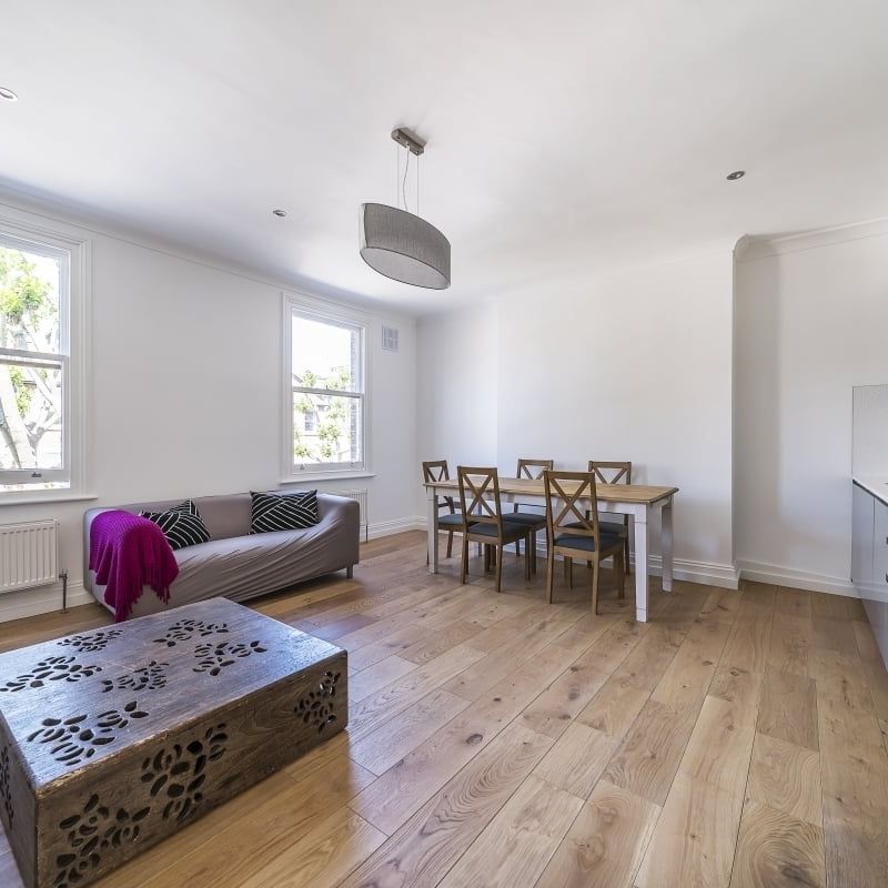 4 bedroom flat to rent - Photo 1