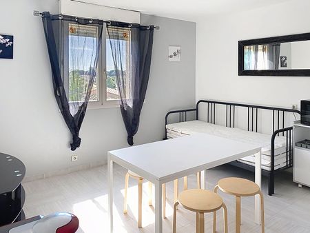 Apartment - Photo 4