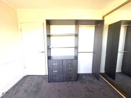 Comfortable Family Home - Photo 2