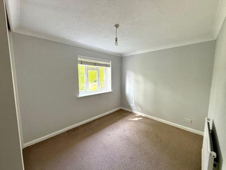 2 bedroom end of terrace house to rent - Photo 2