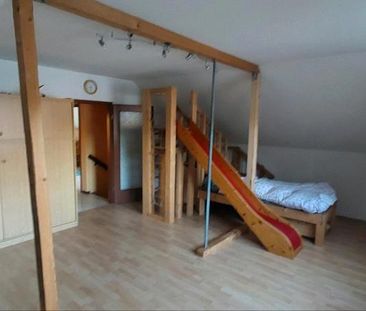 2 Zi DG Wohnung mit Bad inkl. WG Küche - Foto 1