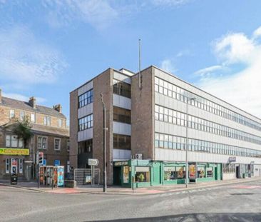 3 bedroom flat to rent - Photo 2